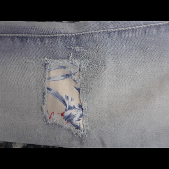 LEVI 711 - Never Worn, Size 26 - Picture 3 of 4